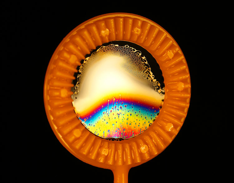 Soap bubbles and macro by Jane Thomas DYT Jane Thomas 1 Soap bubbles and macro by Jane Thomas