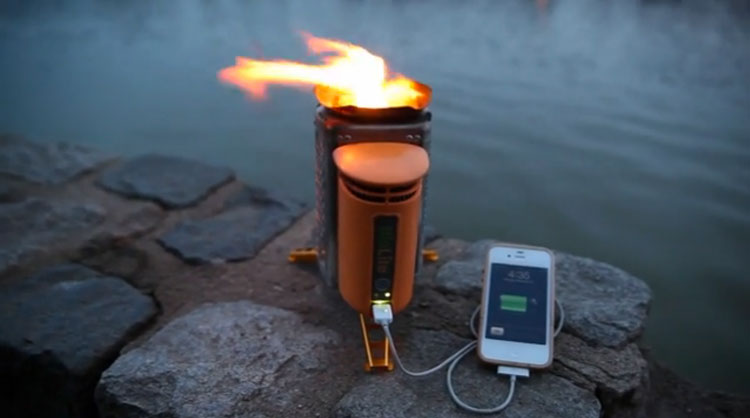 DYT biolite recharger iphone avec bois 1 Recharge your iPhone with wood