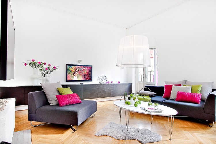 A white apartment with colorful elements Frejag4b Risdahl Del2 0005 750x500 A white apartment with colorful elements