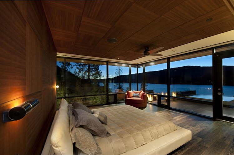 Mountain Side Home 2 Mountain Side Home With Waterfront Views in Canada