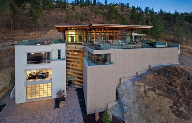 Custom Private Home in British Columbia i1a136 Custom Private Home in British Columbia