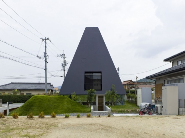 i1b102 pic on Design You Trust i1b102 Primitive Living in Saijo, Hiroshima