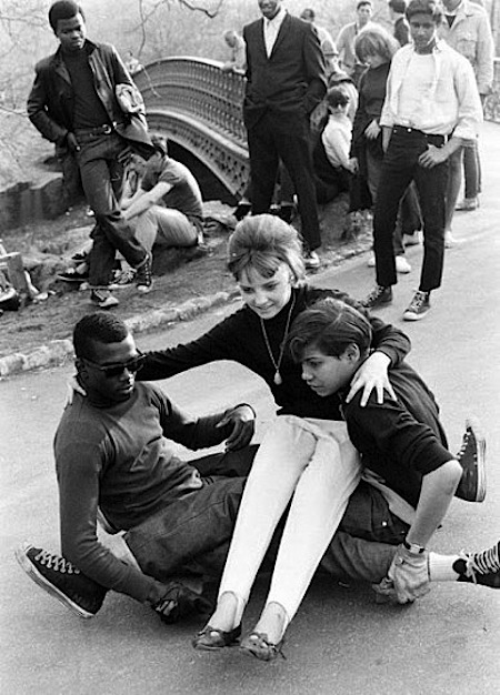 ny skateboarding 60ies 02 pic on Design You Trust ny skateboarding 60ies 02 Skateboarding in New York City in the 1960ies
