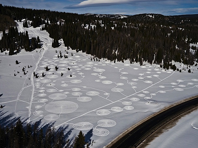 snow drawings 05 Snow Drawings at Rabbit Ears Pass/Colorado 