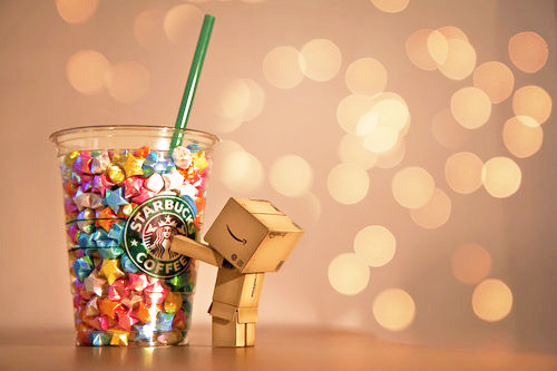 tumblr lcl947p7tm1qejf28o1 50011 pic on Design You Trust tumblr lcl947p7tm1qejf28o1 50011 45 Captivating Photos of Amazon’s Mascot Donbo
