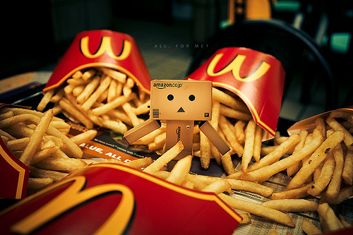 tumblr lvxchhurzg1qejf28o1 50011 pic on Design You Trust tumblr lvxchhurzg1qejf28o1 50011 45 Captivating Photos of Amazon’s Mascot Donbo