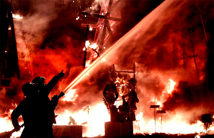 Las Fallas Fire Festival: Insanity, Fun and Pyrotechnics at the Iberian Peninsula 1125 Las Fallas Fire Festival: Insanity, Fun and Pyrotechnics at the Iberian Peninsula