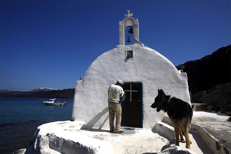 New Robinson Crusoe Discovered on Greek Islet 1126 New Robinson Crusoe Discovered on Greek Islet