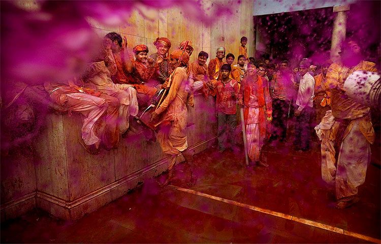 Lathmar Holi: It’s Playtime for Men and Women in an Indian Village 162 Lathmar Holi: It’s Playtime for Men and Women in an Indian Village
