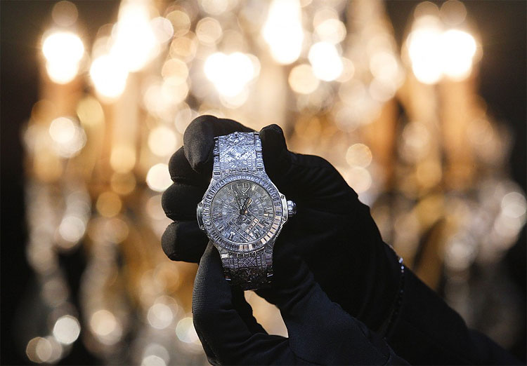 195 Forget Economic Crises, $5M Luxury Watch Sets New Records at Baselworld