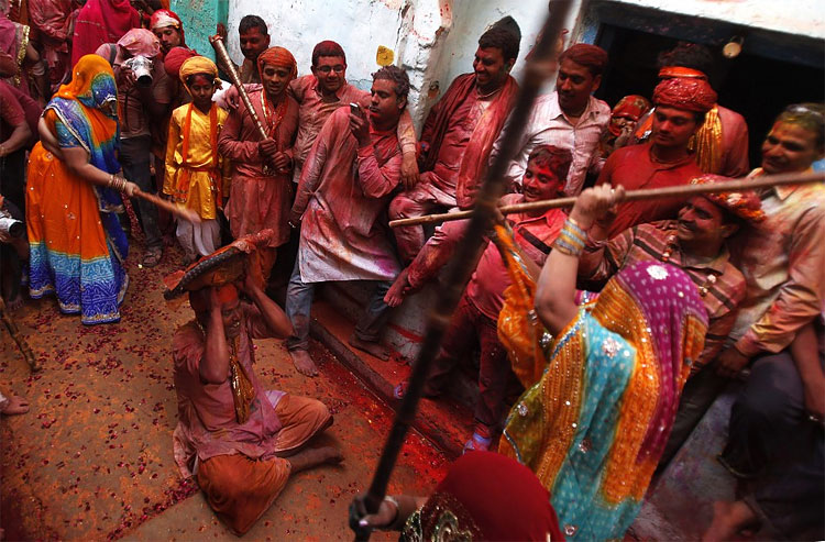 Lathmar Holi: It’s Playtime for Men and Women in an Indian Village 212 Lathmar Holi: It’s Playtime for Men and Women in an Indian Village