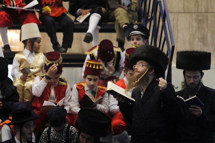 225 Jews Celebrate Purim, the Festival of Survival 