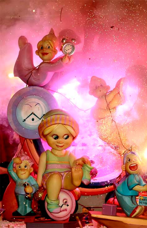 Las Fallas Fire Festival: Insanity, Fun and Pyrotechnics at the Iberian Peninsula 348 Las Fallas Fire Festival: Insanity, Fun and Pyrotechnics at the Iberian Peninsula