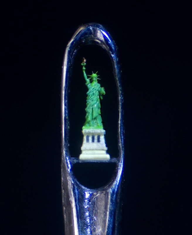 7dec9 WillardWigan5  Micro Art by Willard Wigan