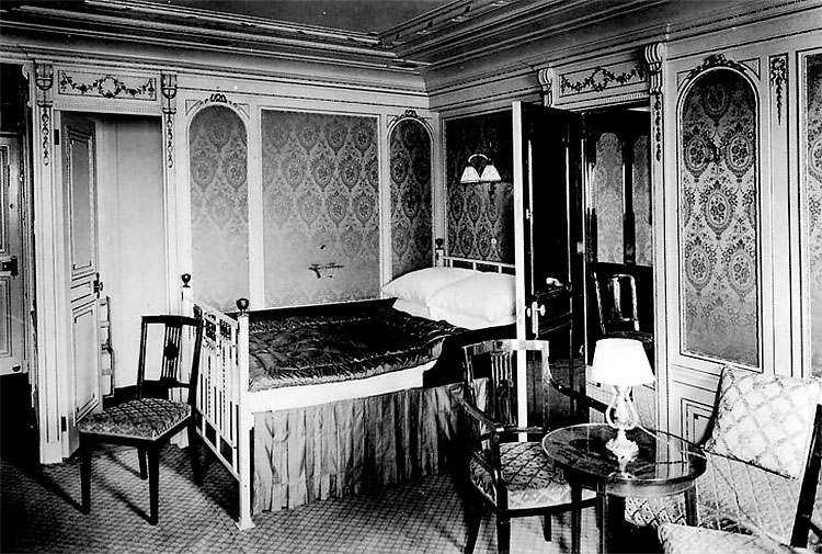 813 100th Anniversary of the Sinking of the Titanic