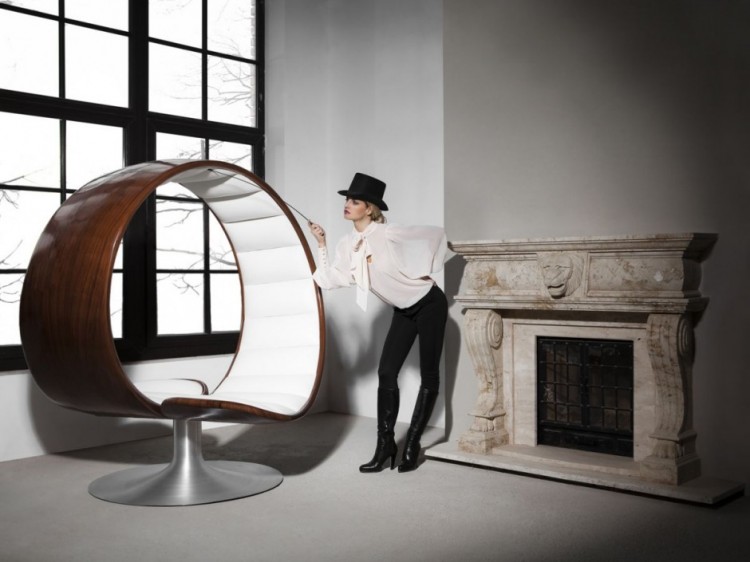 Intimate Hug Chair Hug Chair 750x562 Intimate Hug Chair