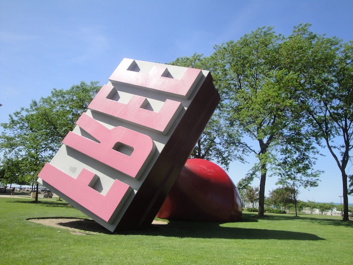 Oldenburg Bruggen 1 Magnificent Giant Sculptures of Everyday Objects