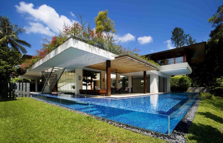 Tropical House Tropical Tangga House in Singapore