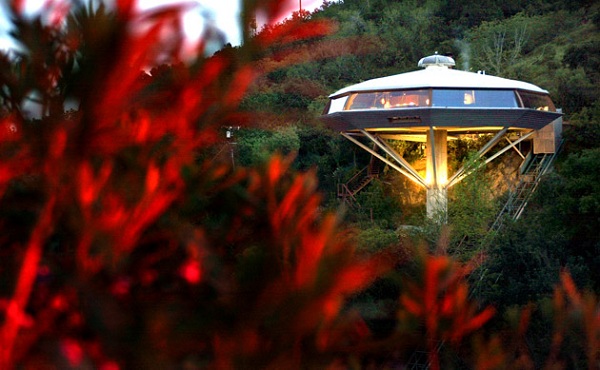 UFO Inspired Hollywood Hills Home UFO House 2 UFO Inspired Hollywood Hills Home