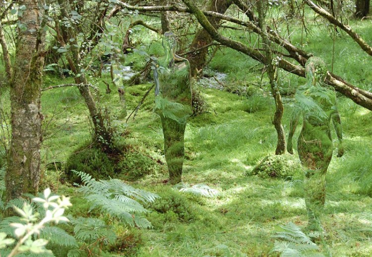 Vestige art installation Rob Mulholland collabcubed 750x519 Ghostly Installation in Scottish Woodlands