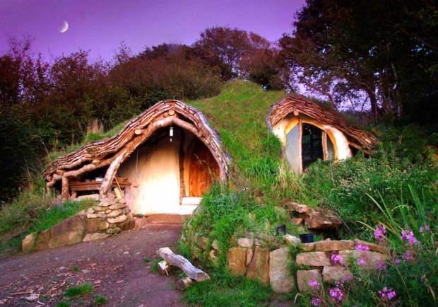 i1a77 The Eco Friendly Hobbit House Of Wales