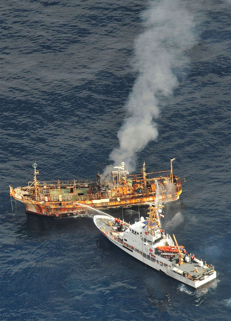 167 Abandoned Tsunami Ghost Ship Sinks off Alaskan Coast
