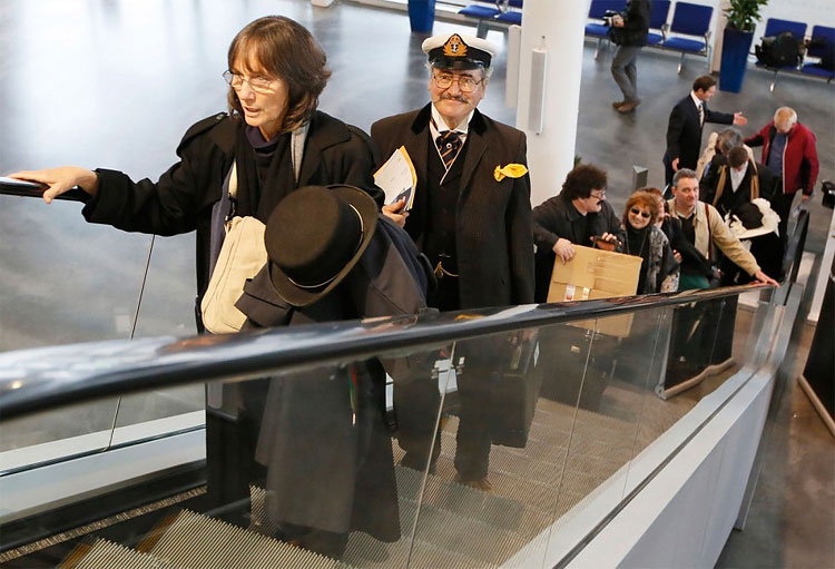 629 Titanic Memorial Cruise Retraces Doomed Journey