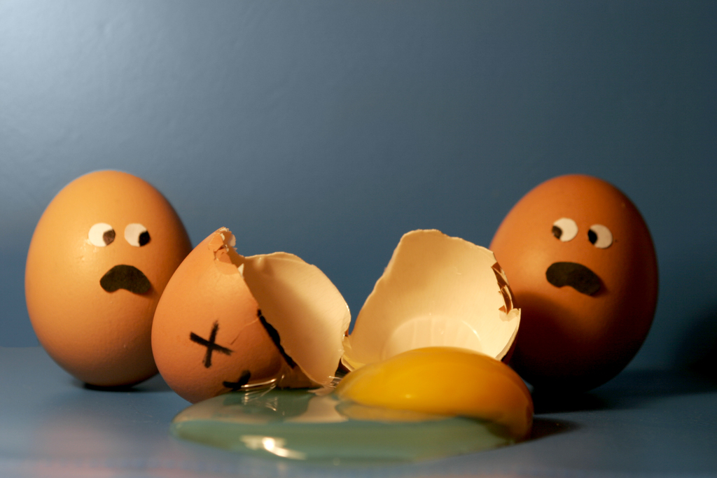25 Cute Examples of Egg Photography for Easter Death of an Egg by BlaCk FounTaiN 9086 25 Cute Examples of Egg Photography for Easter