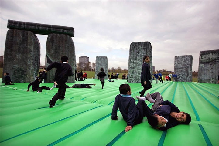 JeremyDeller1 Inflatable Bouncy Stonehenge Installation