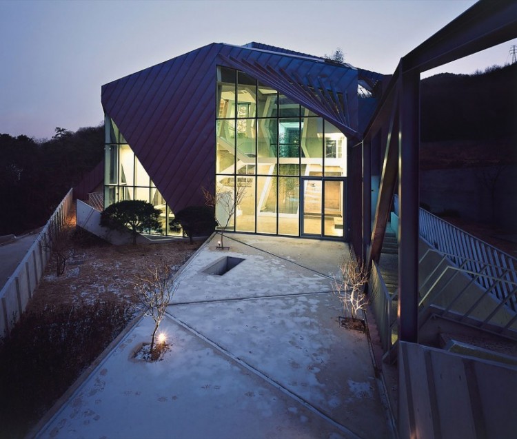 The Sensational House of the Week N°25 ! Purple Hill House 04 800x680 750x637 The Sensational House of the Week N°25 !