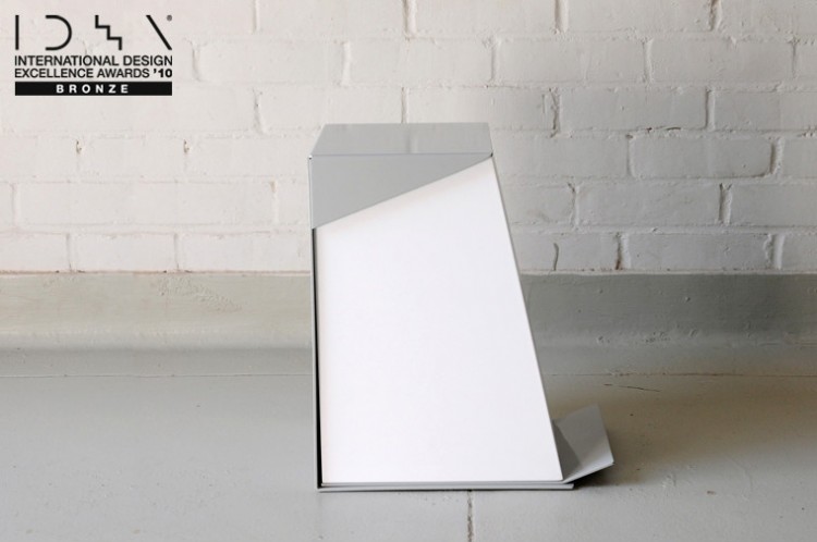 Minimalist Waste Bin by Grace Youngeun Lee WasteBin 1 750x498 Minimalist Waste Bin by Grace Youngeun Lee