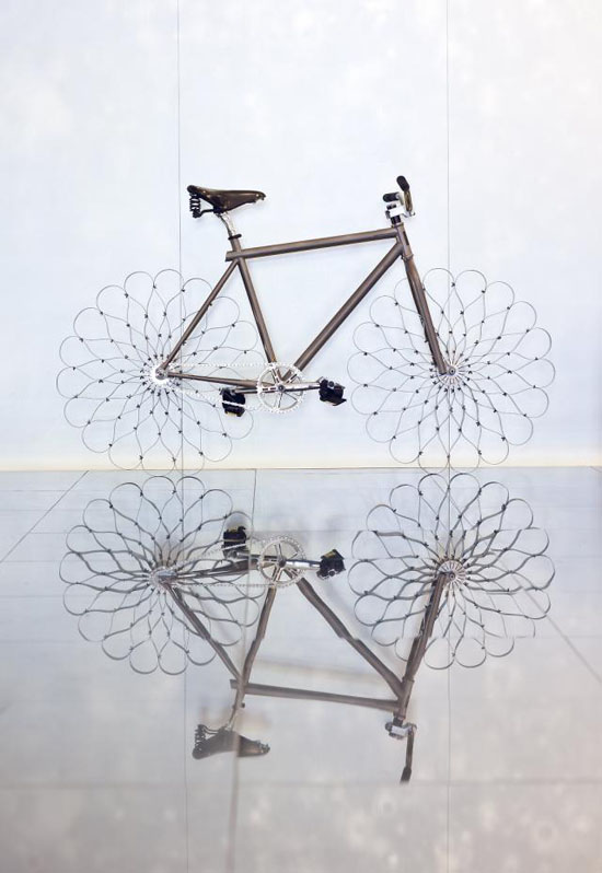 Two Nuns Bike by Ron Arad ron bike 01 Two Nuns Bike by Ron Arad