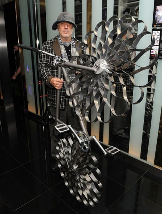 Two Nuns Bike by Ron Arad ron bike 03 Two Nuns Bike by Ron Arad