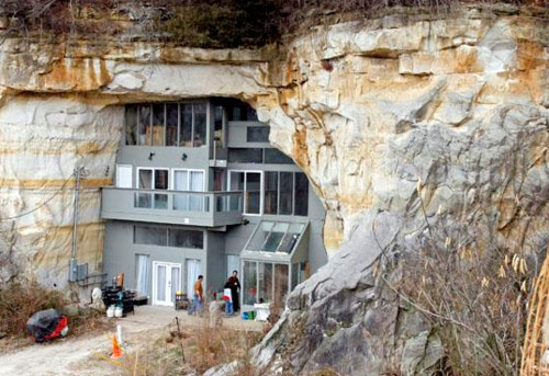 Gorgeous Modern Home is Built Inside a Cave Festus cave home tumblr m2s2wwWSEX1rse1ipo1 500 Gorgeous Modern Home is Built Inside a Cave Festus cave home