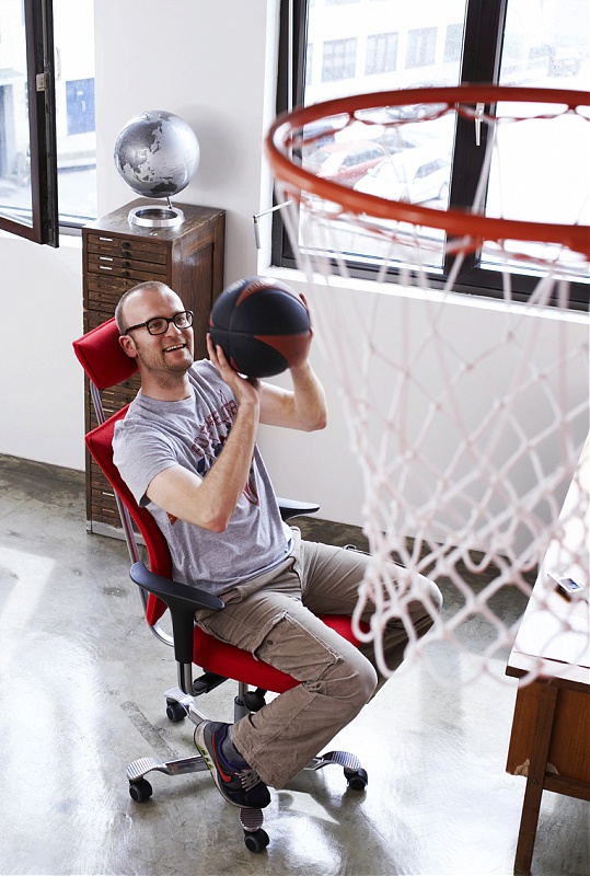 Basketball In The Office.. tumblr m38nslMFmQ1rse1ipo1 1280 1 Basketball In The Office..
