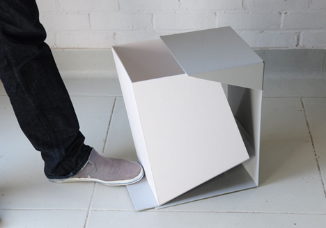 Minimalist Waste Bin by Grace Youngeun Lee Minimalist Waste Bin by Grace Youngeun Lee
