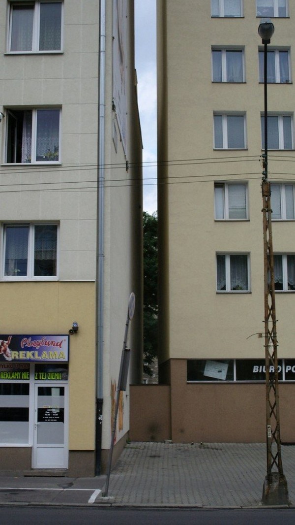 World’s Narrowest Home – Less Than 60 Inches Wide worlds most narrow home keret house 5 World’s Narrowest Home – Less Than 60 Inches Wide