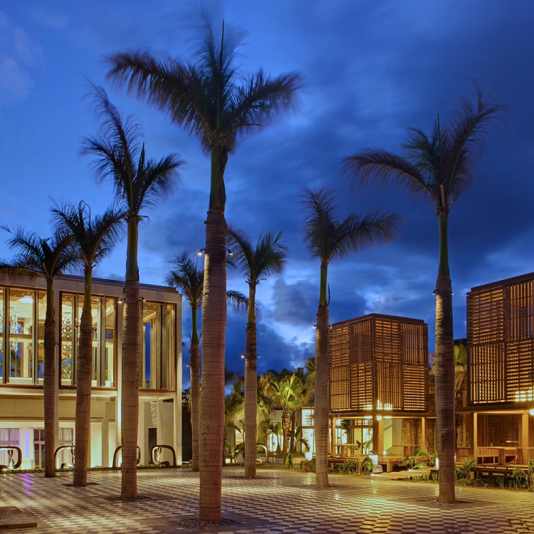 Long Beach Resort by Stauch Vorster Architects 1305715843 piazza night 750x750 Long Beach Resort by Stauch Vorster Architects