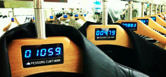 C&A Display Facebook Fashion Likes CA C&A Display Facebook Fashion Likes