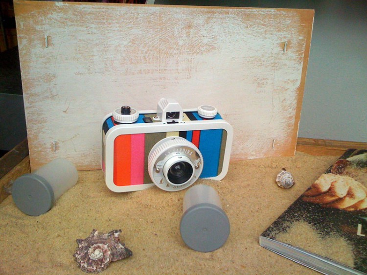 La Sardina Beach Cameras Lomography collabcubed 750x562 pic on Design You Trust La Sardina Beach Cameras Lomography collabcubed 750x562 La Sardina Beach