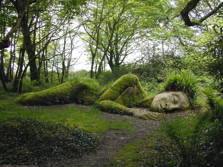 Spectacular Sinking Sculpture illusions Sinking Sculpture Illusions 2 Spectacular Sinking Sculpture illusions