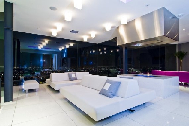 Bader House Bachelor Pad in Los Angeles The Modern Bader House in Hollywood Hills 1 Bader House Bachelor Pad in Los Angeles