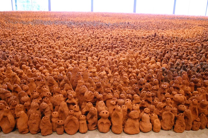  A Massive Field of 200,000 Clay Figures