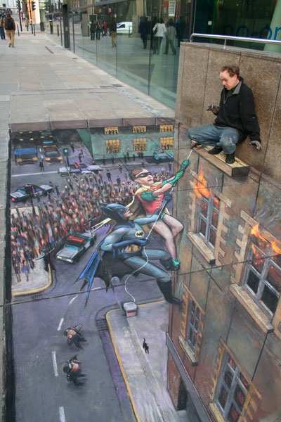 Batman and Robin to the rescue 3D Street Art by Julian Beever. batman i Batman and Robin to the rescue 3D Street Art by Julian Beever.