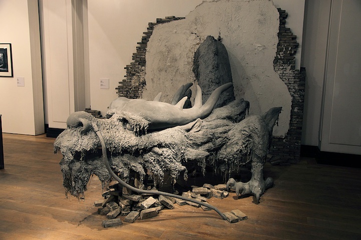 Cement Dragon Bursts Through Wall cement dragon 01 Cement Dragon Bursts Through Wall