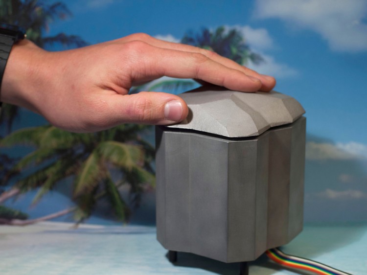 The Cryoscope, a crystalline structure that lets you feel the weather from anywhere cryoscope2 1 750x562 The Cryoscope, a crystalline structure that lets you feel the weather from anywhere