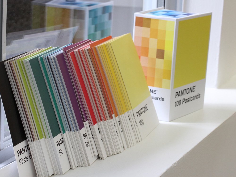 db file img 1720 autoxauto The 100 pcs Pantone Postcard Box