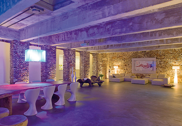 Dusseldorf Loft Warehouse Conversion by AABE dusseldorf loft 1 Dusseldorf Loft Warehouse Conversion by AABE