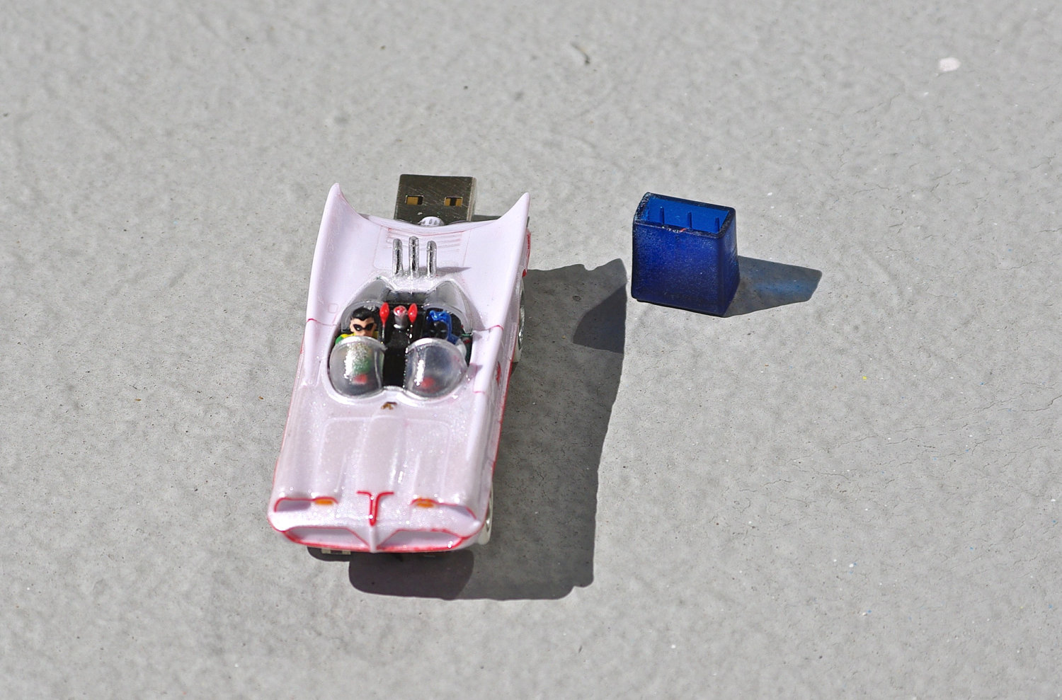 il fullxfull.2741277411 Handmade Retro Batmobile USB Sticks