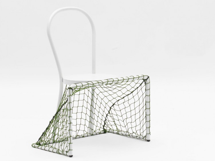 lazyfootball31 750x562 Lazy Football   Chair with goal